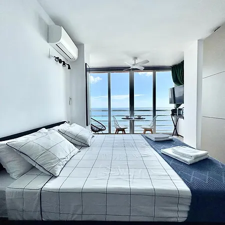 Mediterranean Dream Seafront & Parking Lejlighed *